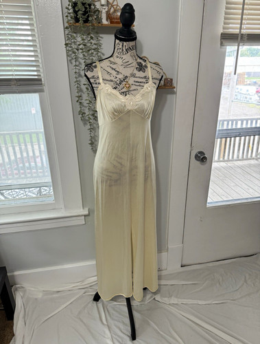 Vanity fair cream vintage slip - vanity,
