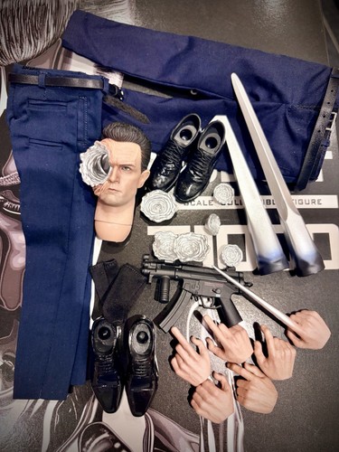 Scale hot toys present - scale,