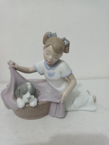 Nao lladro figurine girl - figurine, of