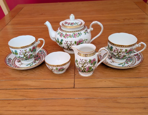 Stunning bone china - bone, set