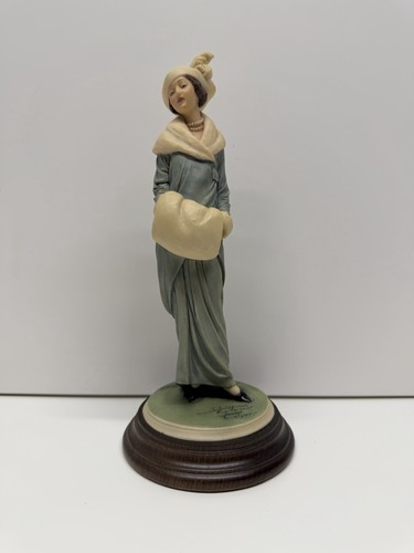 Figurine parisian - a.d.l.,