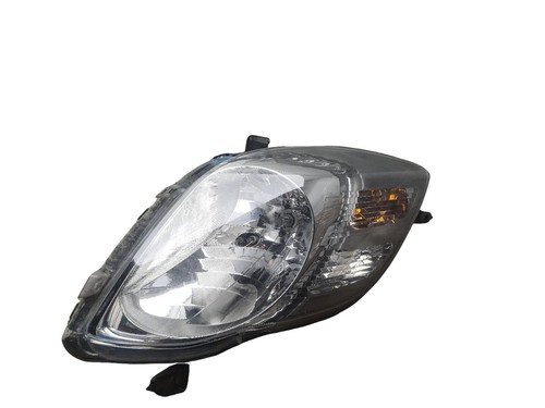 Toyota yaris headlight lamp - toyota,