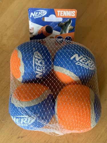 Nerf dog tennis - dog,