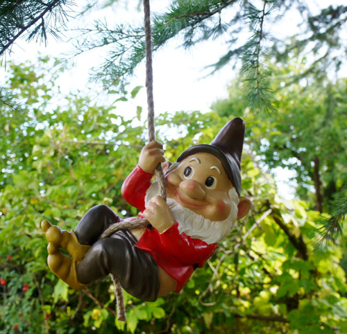 Climbing cheeky gnome elf - climbing,