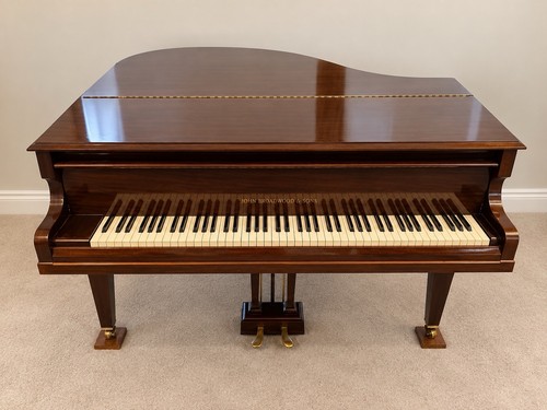 Broadwood baby grand piano - broadwood,