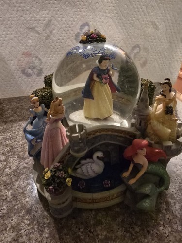 Disney princess snow globe - princess,