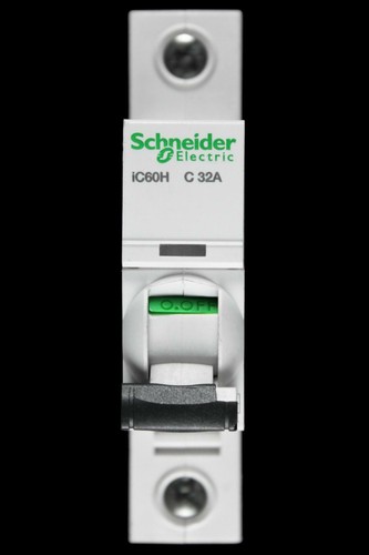 Schneider amp curve 10ka - 32,
