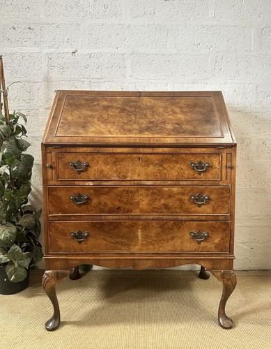 Stunning antique burr walnut - stunning,