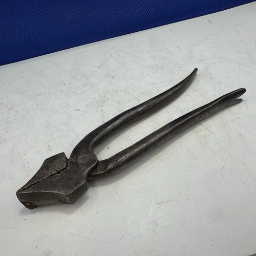 Pliess giant vice - d,