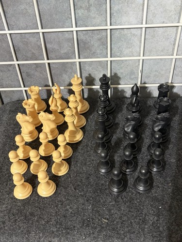 The house staunton chess - the,