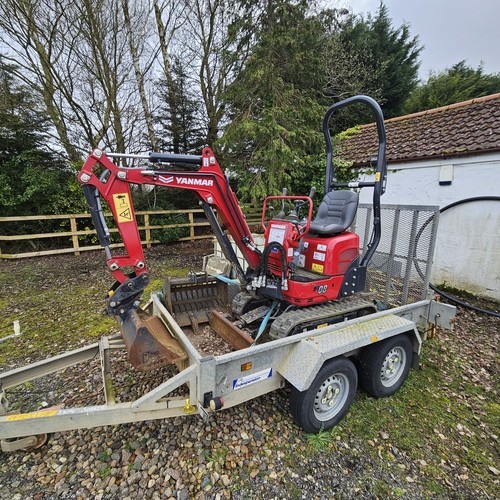 For hire mini digger - ,