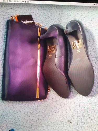 Beautiful navy leather court - beautiful,