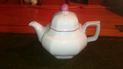 Small vintage teapot - small,