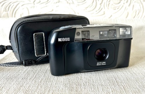 Vintage ricoh 550 35mm film - vintage,