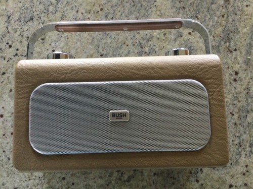 Vintage style bush - bush, dab/fm
