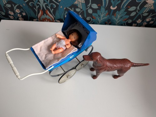 Vintage pedigree sindy walk - pedigree,