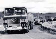 B/W PHOTO: TILCON FODEN 8 WHEEL TIPPER - KUA 961V (5.5x3.5)