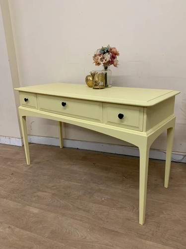 Vintage yellow stag - vintage, minstrel