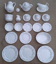 WEDGWOOD “APRIL FLOWERS” PART TEA & DINNER SERVICE SELECTION.
