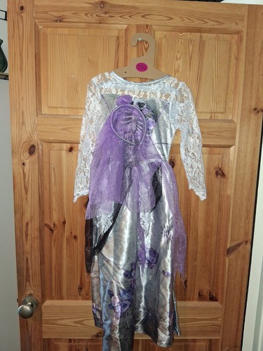Haunted bride halloween - haunted,