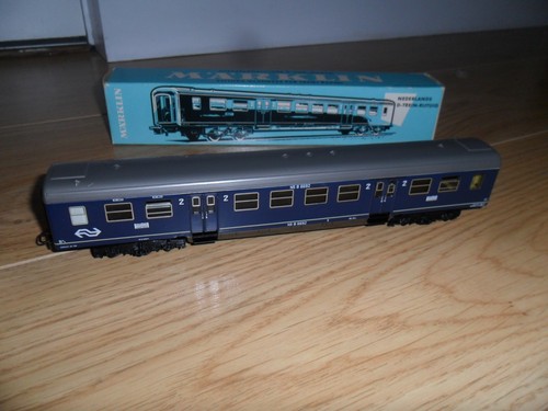 Marklin 4049 passenger coach - passenger,