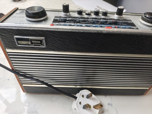 Roberts r606 vintage radio - vintage,