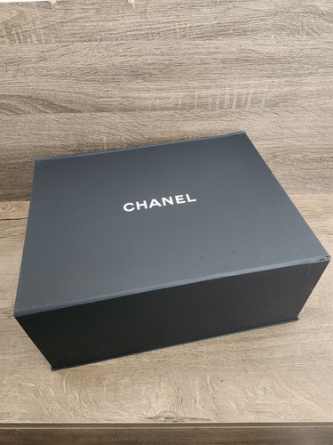 Authentic large chanel handbag - authentic,