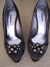  Ladies Black Court Shoes Size 4