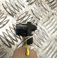 Nissan Navara D40 Pathfinder Cabstar 2.5 2006-13 Door Switch Button 25360-AD000