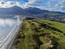 1000 piece jigsaw featuring the golf course in County Down in Northern Ireland