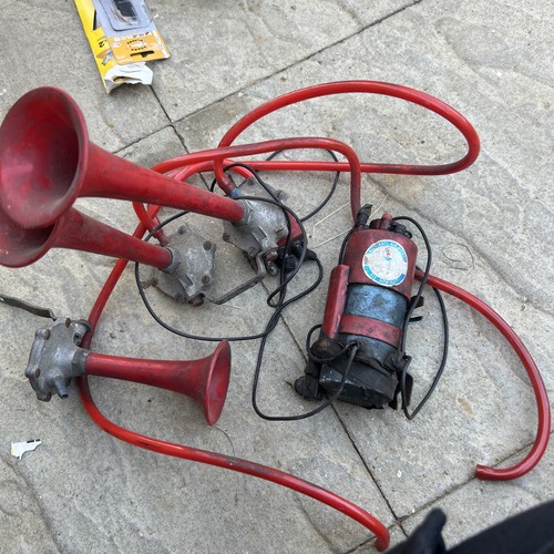 Air horns vintage - horns,