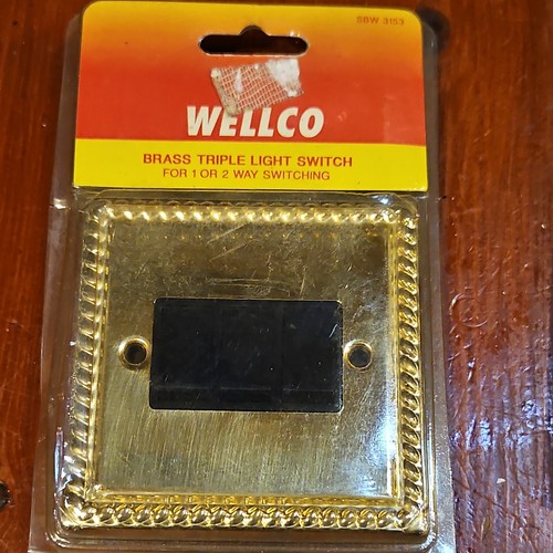 Wellco brass triple light - brass,