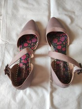 Moshulu Ladies Shoes Size 7/41. shoe called macadamia 2