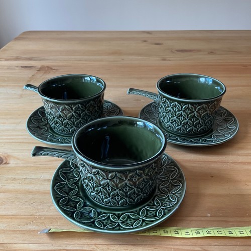 Three vintage tams ware - tams,