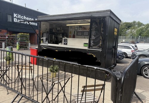 Mobile catering van fully - mobile,