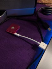 Apple iPod shuffle 4th Generation Pink (2GB), ones red the description 