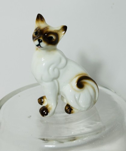 Vintage porcelain cat figurine - vintage,