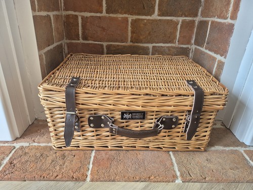 Regency hampers person - 2,