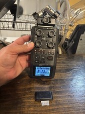 Zoom H6 Handy Recorder Microphone System W/ XYH-6 XY Stereo Mic