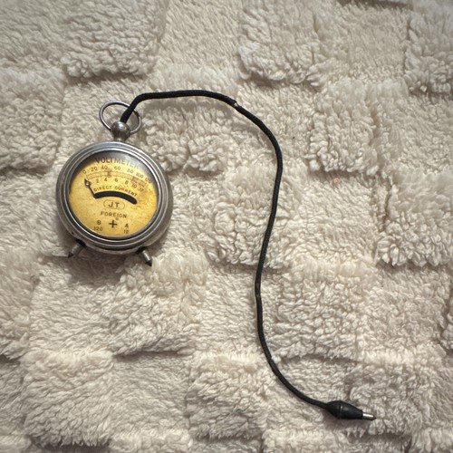 Analogue voltmeter - j.t.,