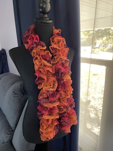 Handmade open end ruffle scarf - end,