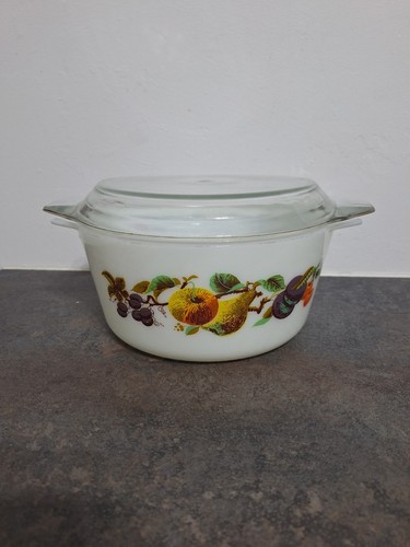 Pyrex vintage casserole - pyrex,