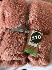 Dunelm Throw 130 cm x 170 cm New with Tags Rose Pink