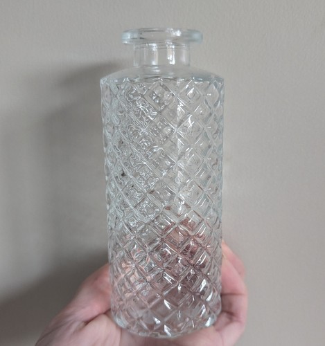 Bud vase stem - |,