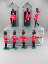 Timpo Toy Soldiers British Guards Early 1st Versions 7 + 2 Sentry Boxes Excel