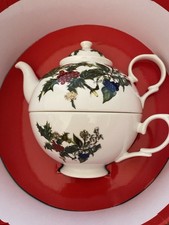 Portmeirion Holly and Ivy Tea for One Set. Beautifully boxed in excellent cond.