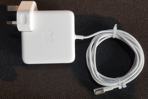 Original apple macbook pro - original,