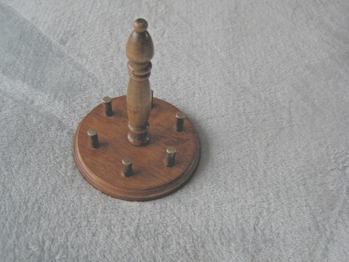 Small wooden thimble display - small,