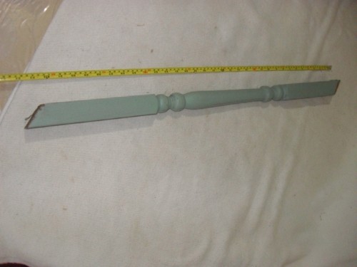 Wooden spindles green painted - spindles,