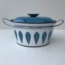 Catherine Holm lotus pattern Dutch oven or casserole dish Turquoise blue +white